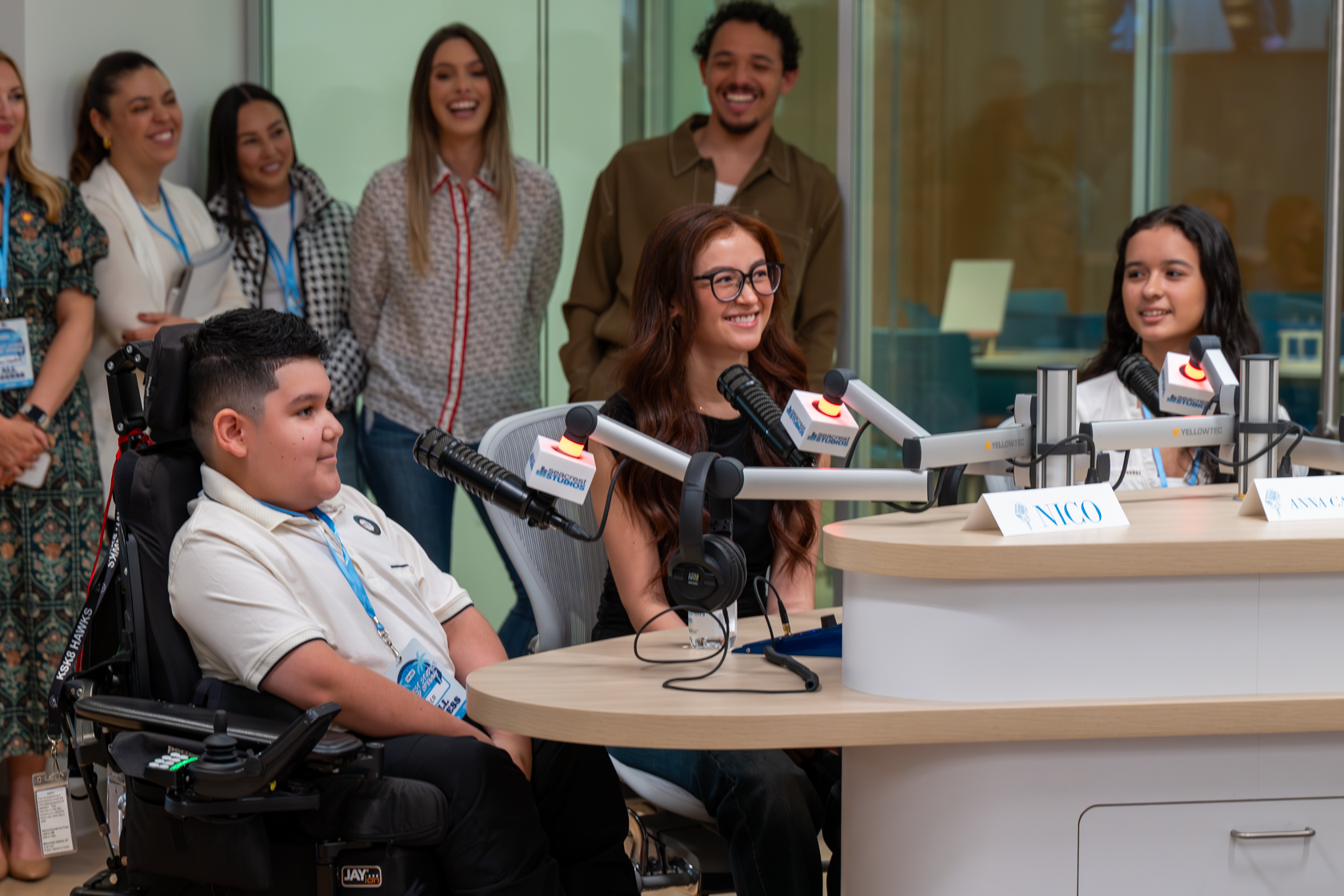 Niños al aire